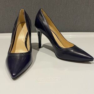 Nine West navy blue leather pumps size 6
